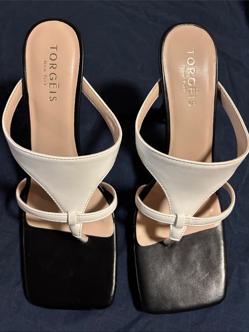 Torgeis New York Size 8 White and Black Slide Sandals